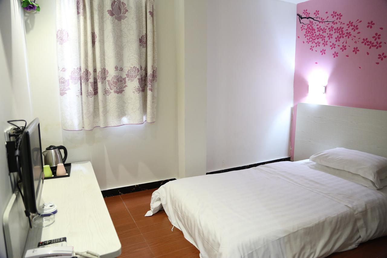 V8 Hotel Xicun Subway Branch Guangzhou Exterior photo