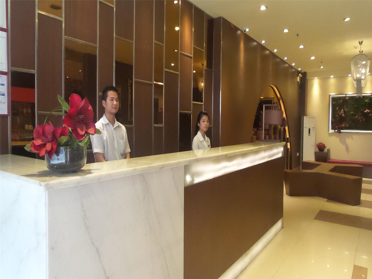 V8 Hotel Xicun Subway Branch Guangzhou Exterior photo